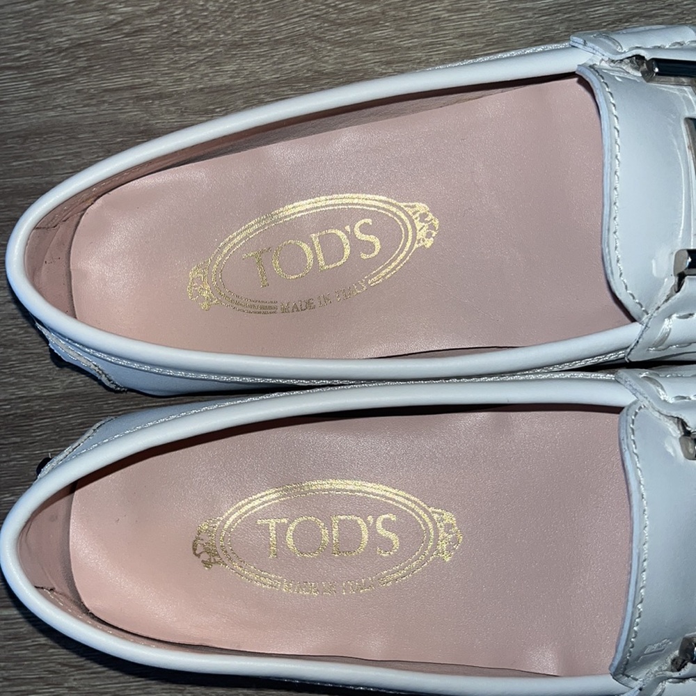 Authentic Tod’s Double T White Leather Gommino Driving Loafer Shoes - Picture 3 of 16
